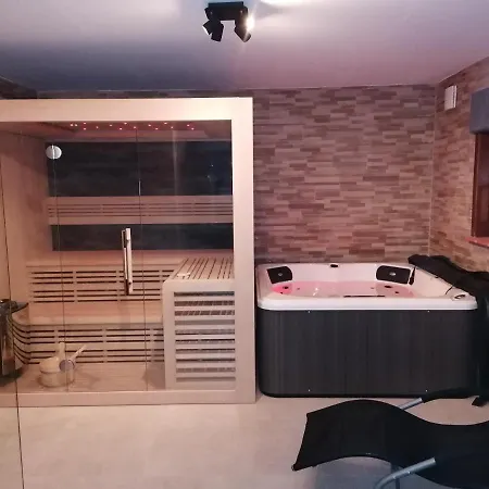 Vakantiehuis Houtem Met Wellness 펜션 *